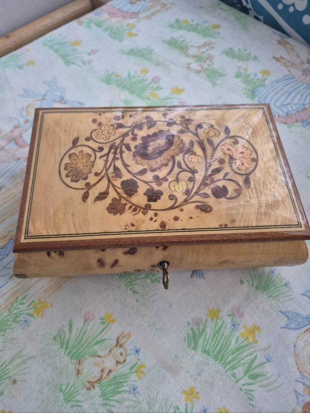 🌙Vintage Italian Sorrento Marquetry Music Box Burlwood COMPLETE W/ KEY Plays - Picture 9 of 10